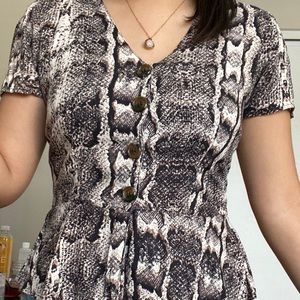 Button front flare top